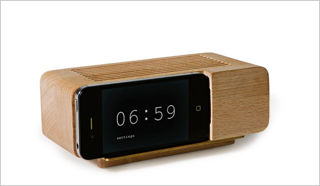 Featured image of post [雑記] 2011.05.21 iPhone用の目覚まし風ドックが素敵