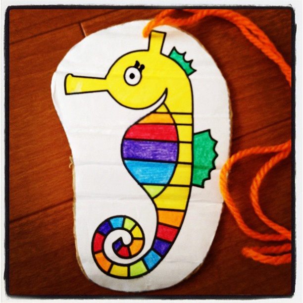 タツノオトシゴものレインボウに