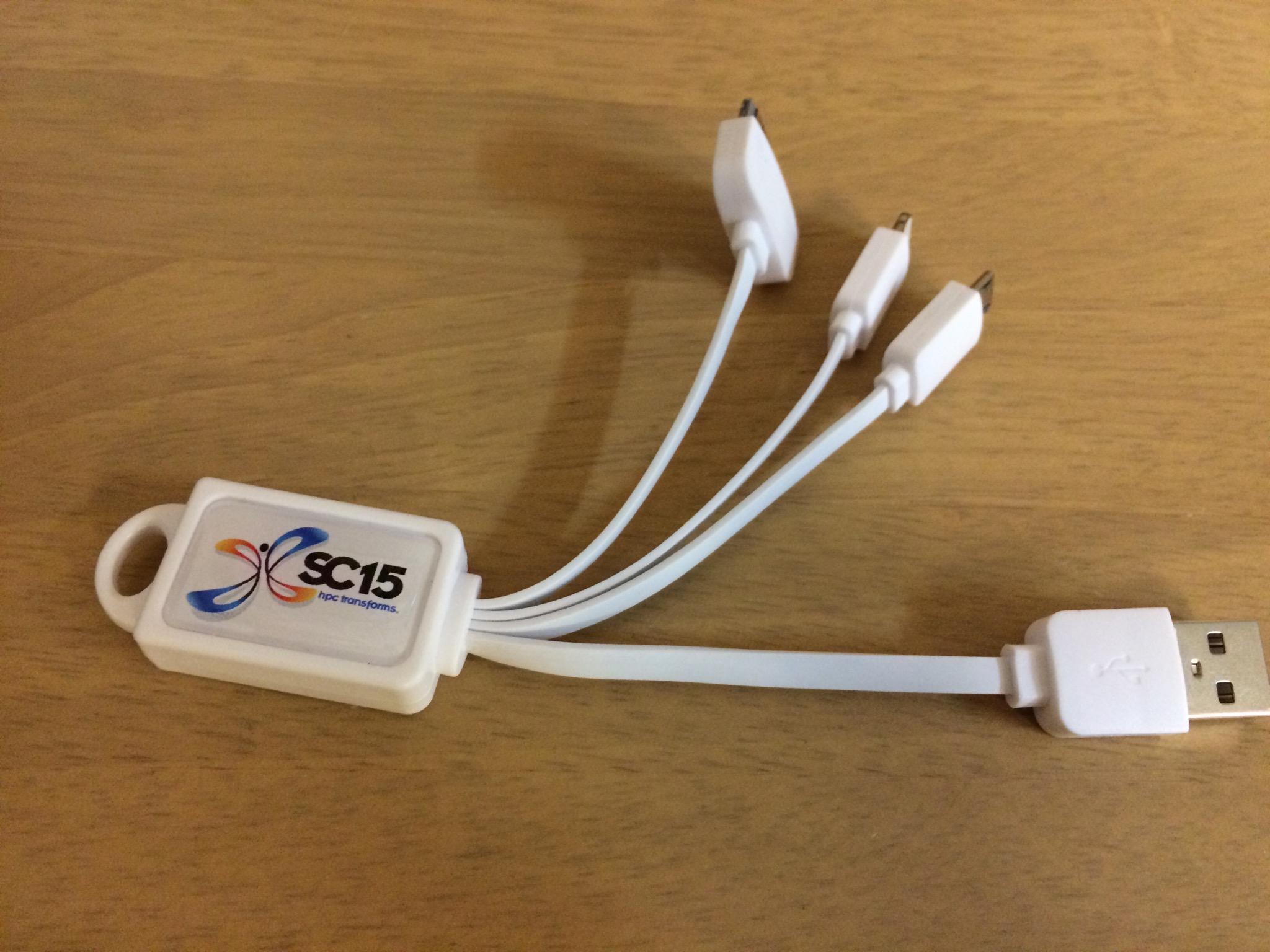 SC14の3又USBケーブルのお土産が便利